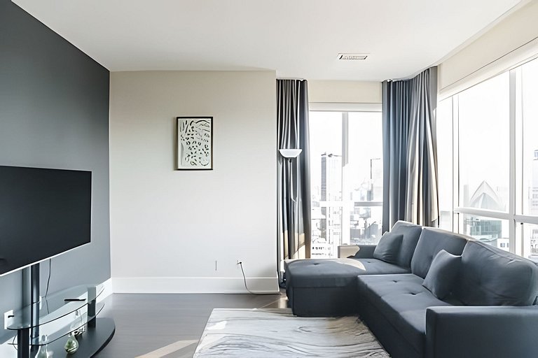 Gorgeous 1Bdr 2beds Across Rogers Center W/PARKING