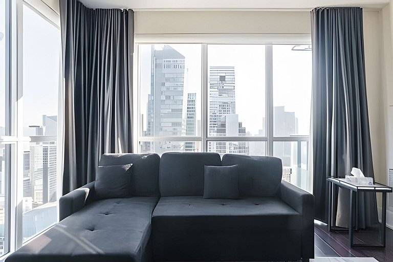 Gorgeous 1Bdr 2beds Across Rogers Center W/PARKING