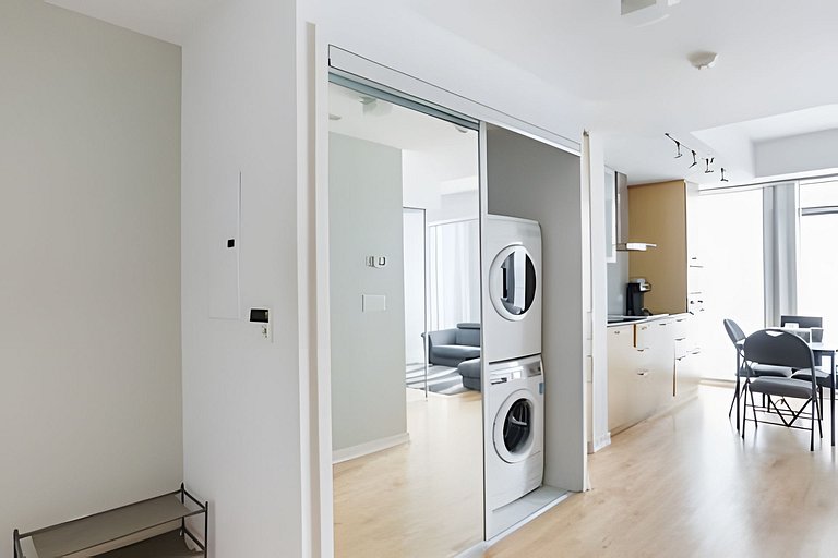 Waterfront High Rise 1bdr Condo Downtown