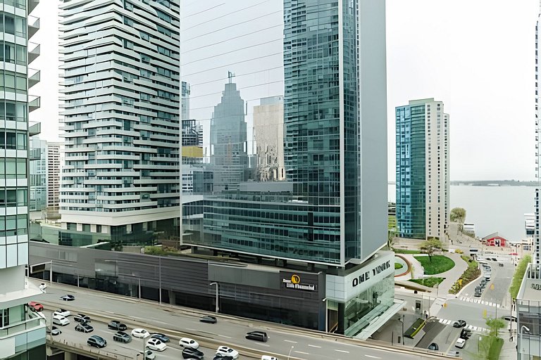 Waterfront High Rise 2bdr Condo Downtown