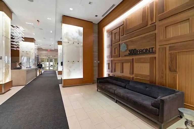 Luxury 2-bedroom, 2-bathroom Condo Stunning Views