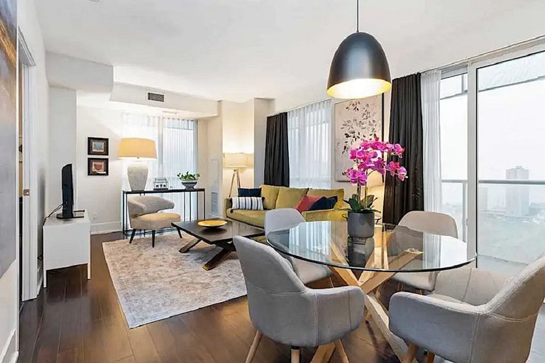 Luxury 2-bedroom, 2-bathroom Condo Stunning Views