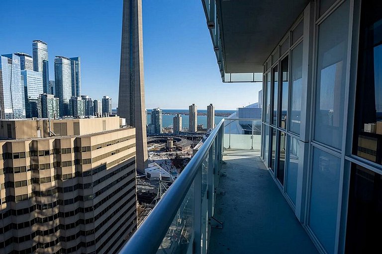 Luxury 2-bedroom, 2-bathroom Condo Stunning Views