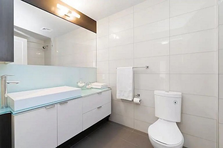 Luxury 2-bedroom, 2-bathroom Condo Stunning Views