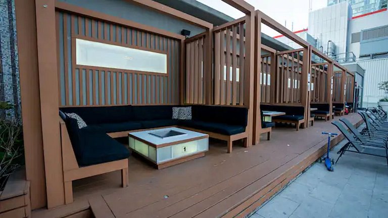 Luxe 3BR Condo CN Tower W/Parking