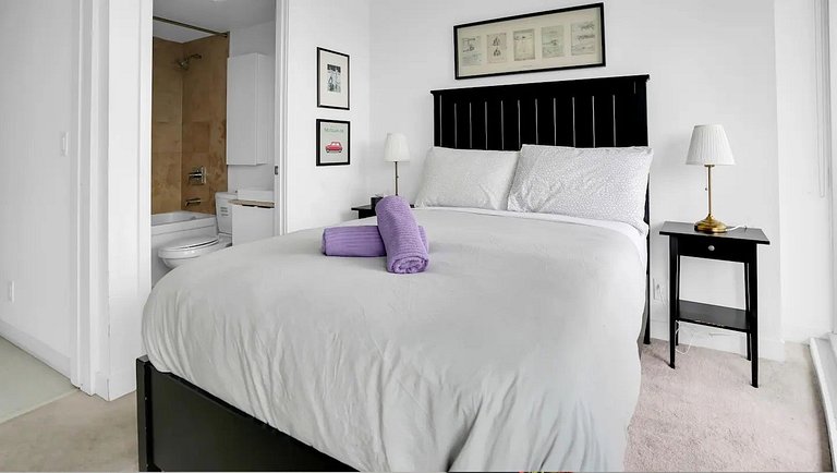 67th Floor Panoramic Sunset Skyline 3BDR Condo