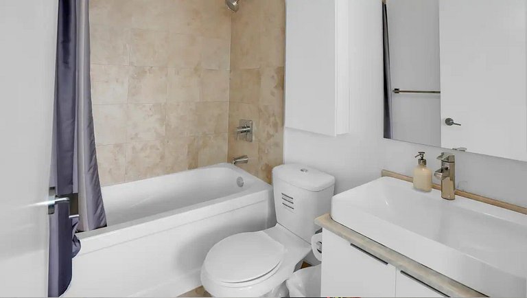 67th Floor Panoramic Sunset Skyline 3BDR Condo