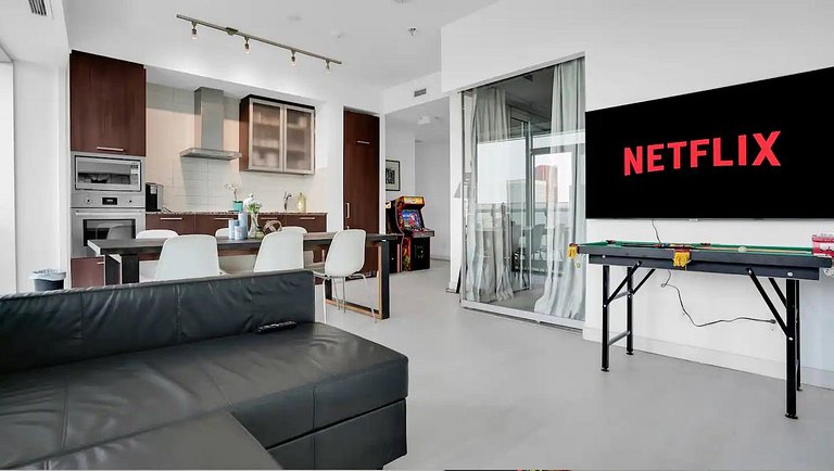 67th Floor Panoramic Sunset Skyline 3BDR Condo