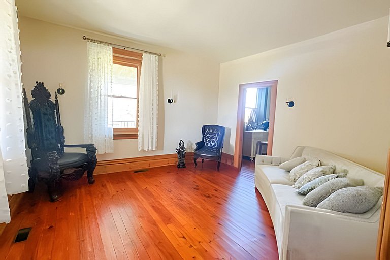 Farmhouse in toronto