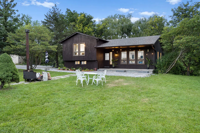 Modern Farmhouse in Toronto
