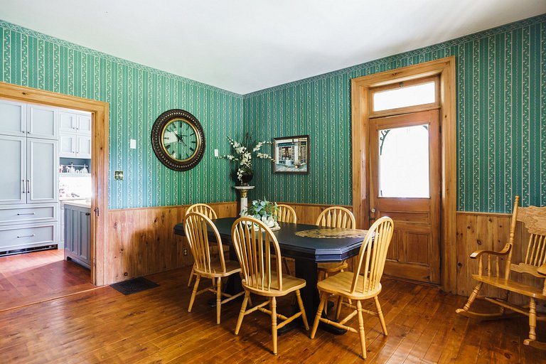 Doran Farm 2-Full houses, 20 guest, Wedding Venue!