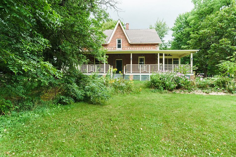 Farmhouse in toronto