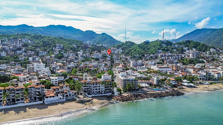 Monyxbnb 4 bedroom -6 beds - 2 bath, Oceanview.