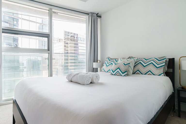 FIFA 2026 Condo: 1BDR • CN Tower • Waterfront