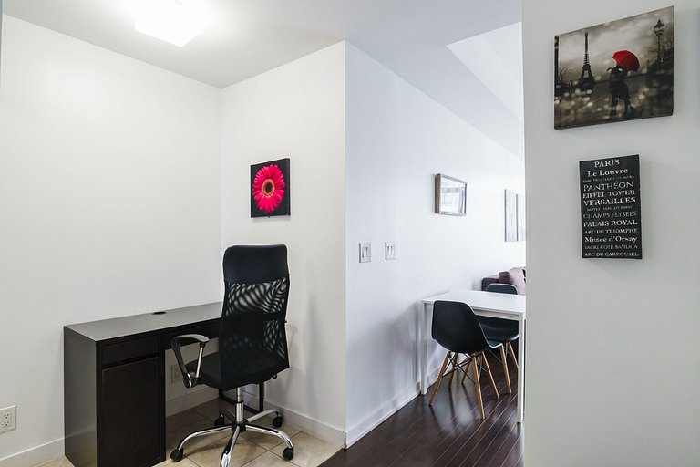Waterfront 1 Bdr, 2bed, CN Tower, Parking 4 guests