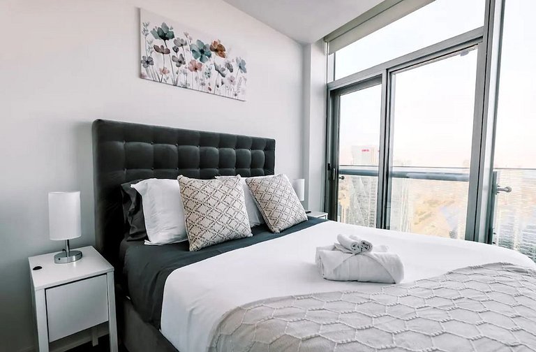 3BR Luxury Lake Views