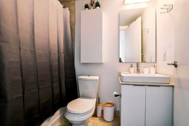 2BR Luxury Lake Views
