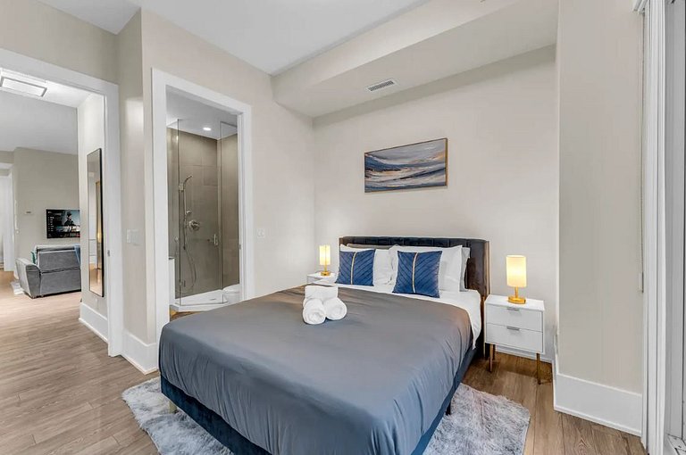 Luxe 2BR Penthouse CN Tower View