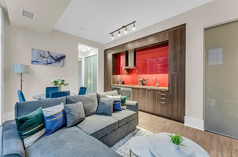 Luxe 3BR Townhouse Downtown