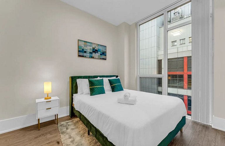 Luxe 2BR Penthouse CN Tower View