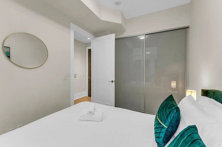 Luxe 2BR Penthouse CN Tower View