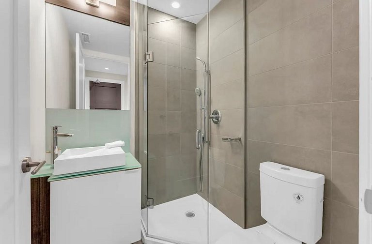 Luxury two-bedroom, two-bathroom on Front Street