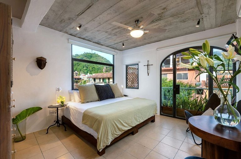 3rd Floor Studio in Zona Romantica