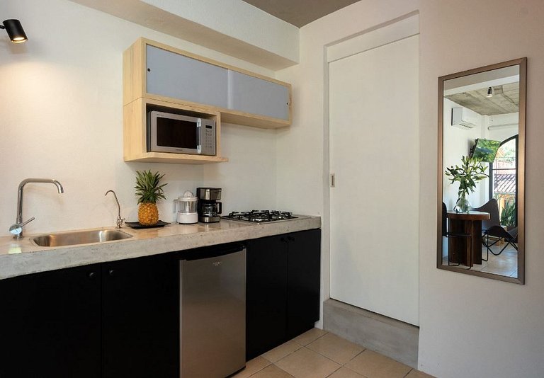3rd Floor Studio in Zona Romantica