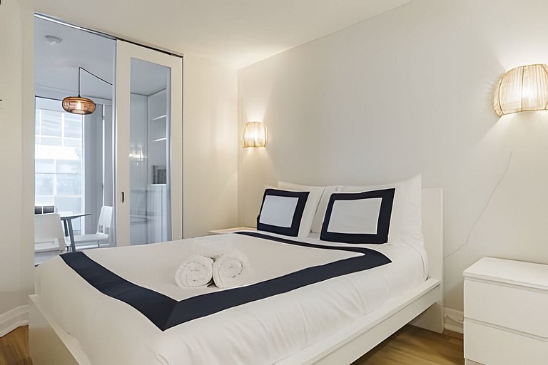 Grand Downtown 2BDR, 2 Bath Retreat with Parking