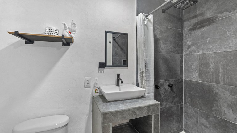 Casa Cozy, 2 cuartos, 4 camas, 2 baños y parking