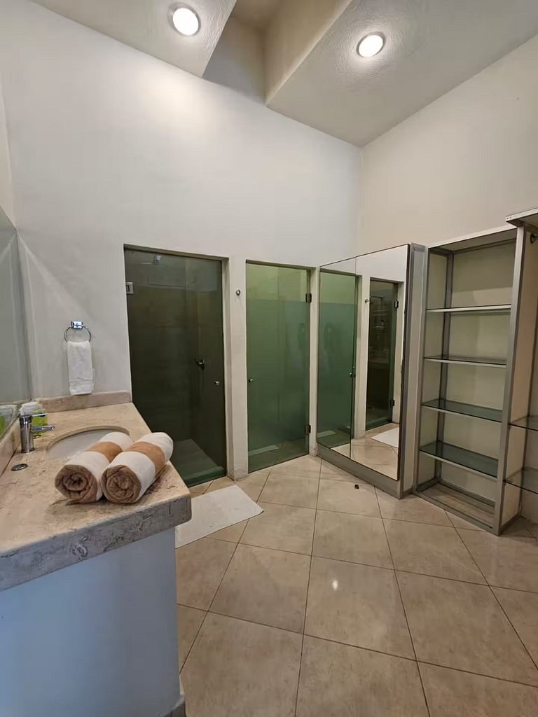 Casa Hannah with Private Pool Parking