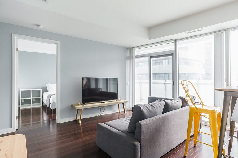 Billion Dollar CN Tower view 2Bed 1Bath