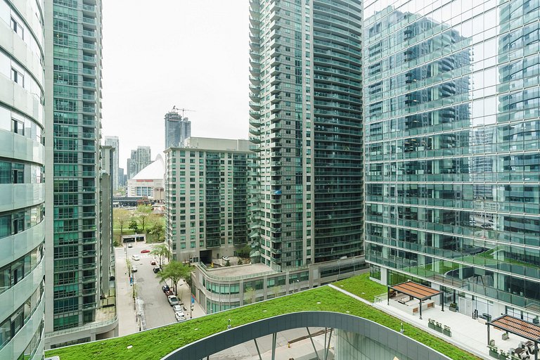 Billion Dollar CN Tower view 2Bed 1Bath