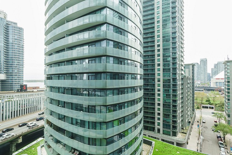 Billion Dollar CN Tower view 2Bed 1Bath