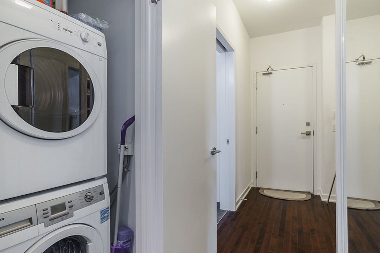 Cozy 1-bedroom+Den, 2-bathroom near Union Station