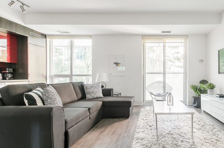 Elegant 1BR Condo across from Rogers Centre