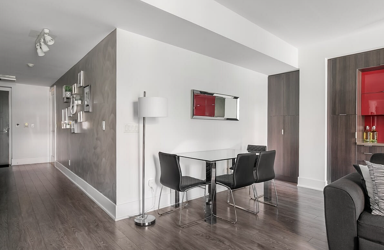Elegant 1BR Condo across from Rogers Centre