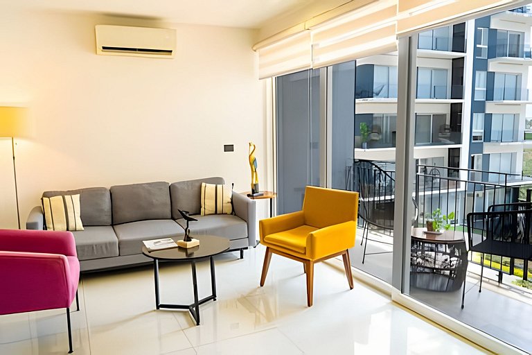 Zoho Skies 1 BDR, 1 Bath, with parking