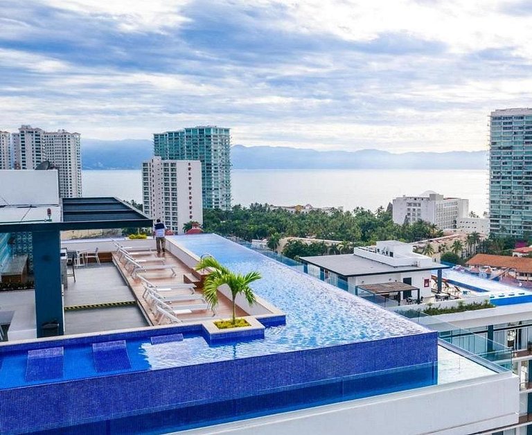 Zoho Skies 1 BDR, 1 Bath, with parking