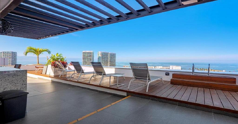 Zoho Skies 1 BDR, 1 Bath, with parking