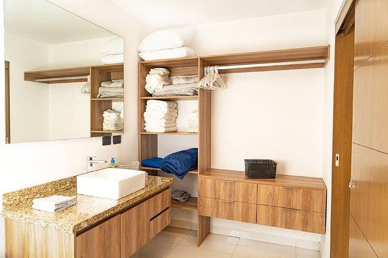 Zoho Skies 2 BDR, 2 Bath, with Parking