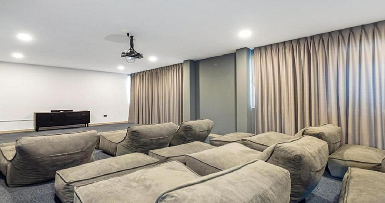 Zoho Skies 2 BDR, 2 Bath, with Parking