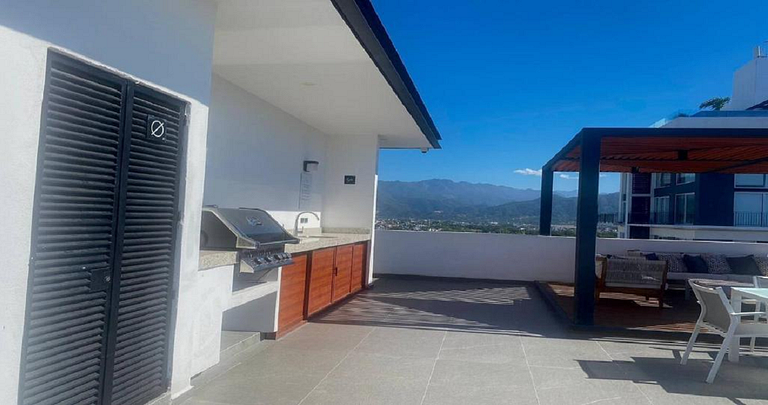 Zoho Skies 1 BDR, 1 Bath, with parking