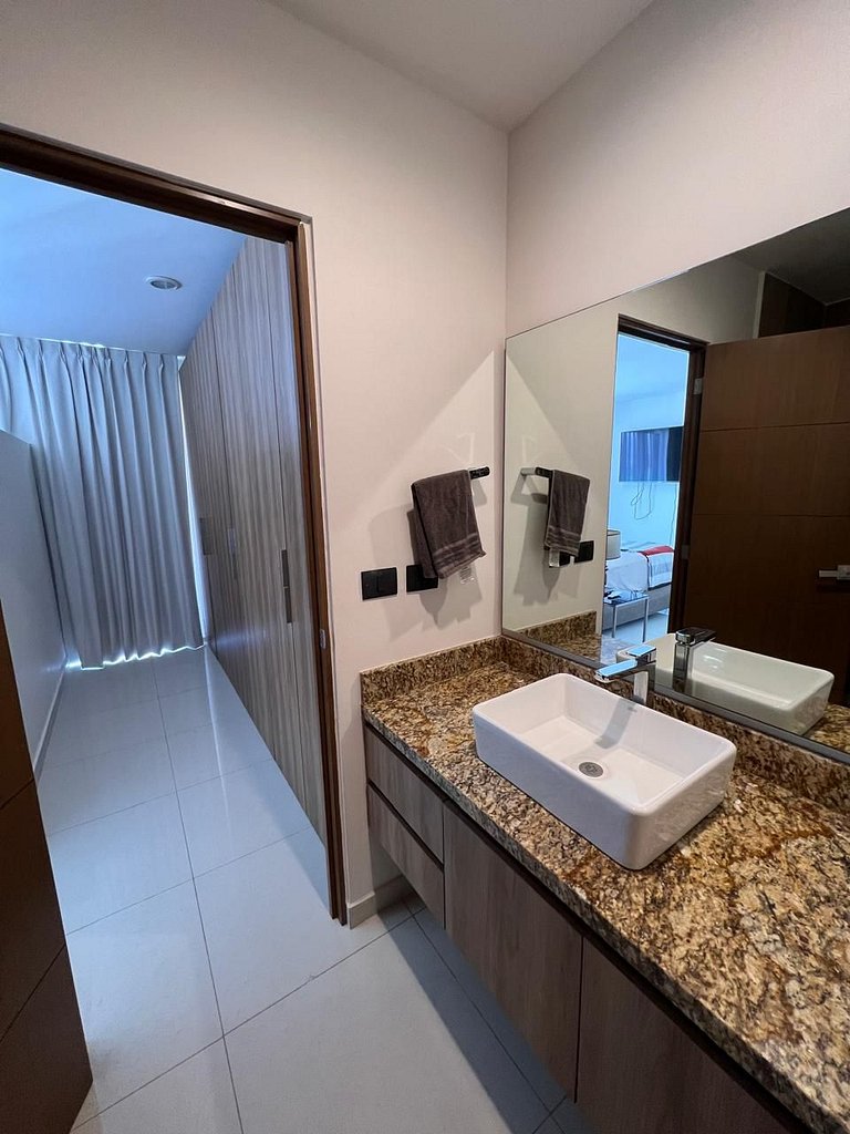 Zoho Skies 3 BDR, 2Bath