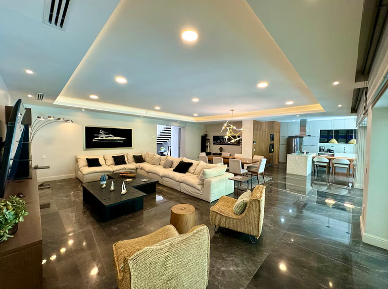 Hermosa Villa en Puerto Iguana