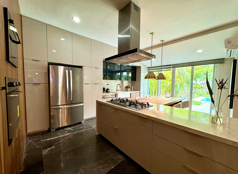 Gorgeous Villa Marina Vallarta, pool, Free Shuttle