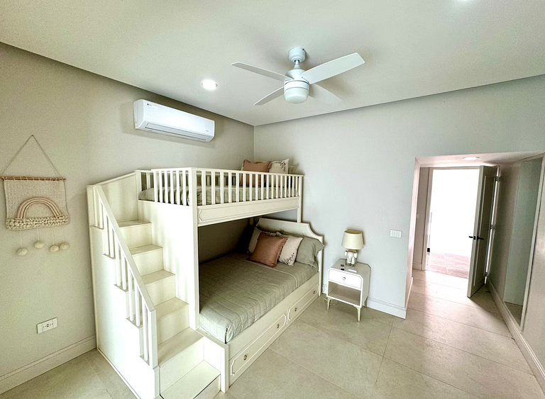 Hermosa Villa en Puerto Iguana