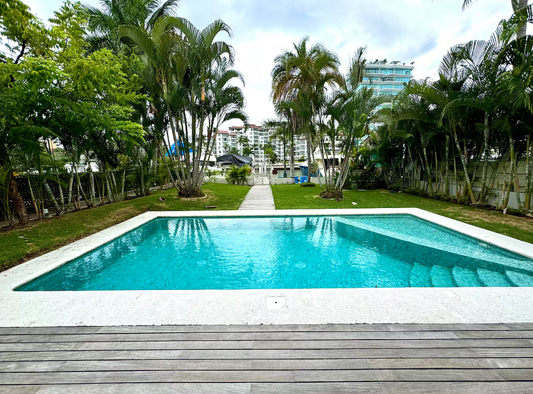 Hermosa Villa en Puerto Iguana
