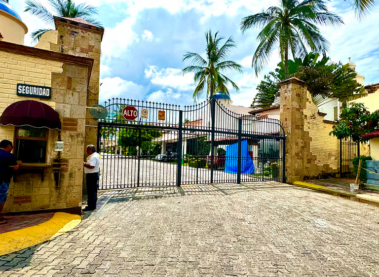 Gorgeous Villa Marina Vallarta, pool, Free Shuttle