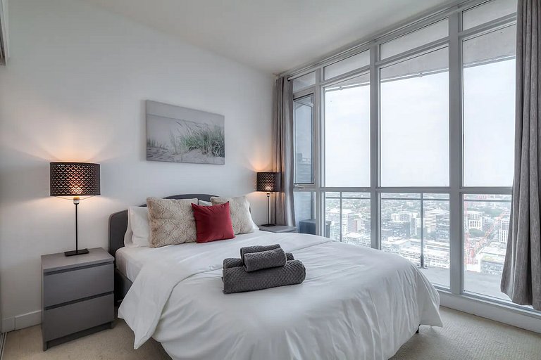 Waterfront High Rise 1bdr Condo Downtown